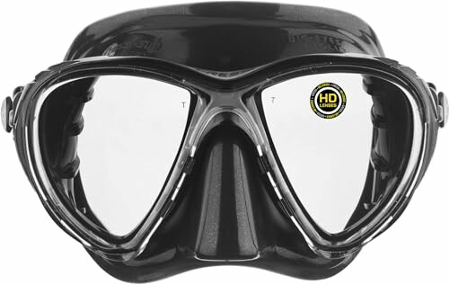 Black dive mask with HD lens