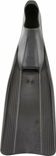 Black diving fin with ribbed design